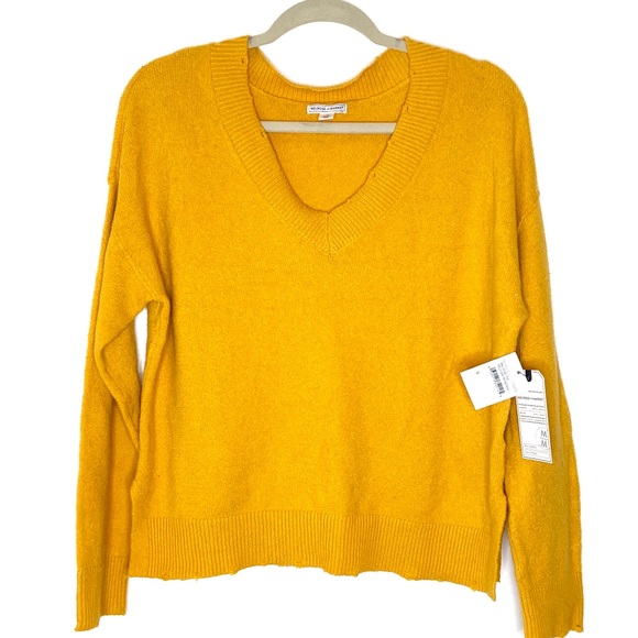 Melrose and Market Destroyed Detail V-Neck Sweater - Picture 2 of 8